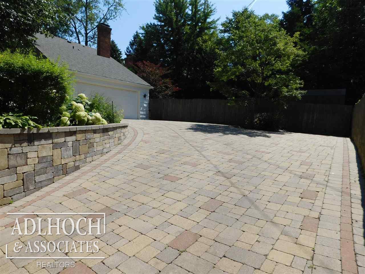 241 Lewiston Road Grosse Pointe Farms, MI 48236 - Photo 21 of 27