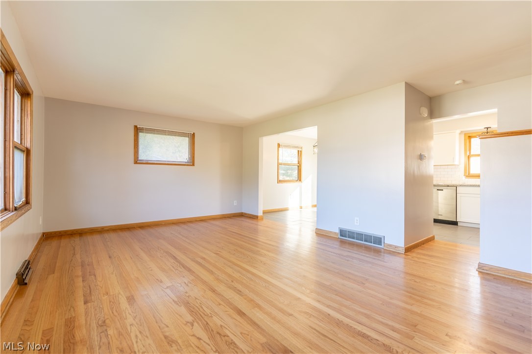 4729 Mars Road Uniontown, OH 44685 - Photo 4 of 35 Gallery Image 4