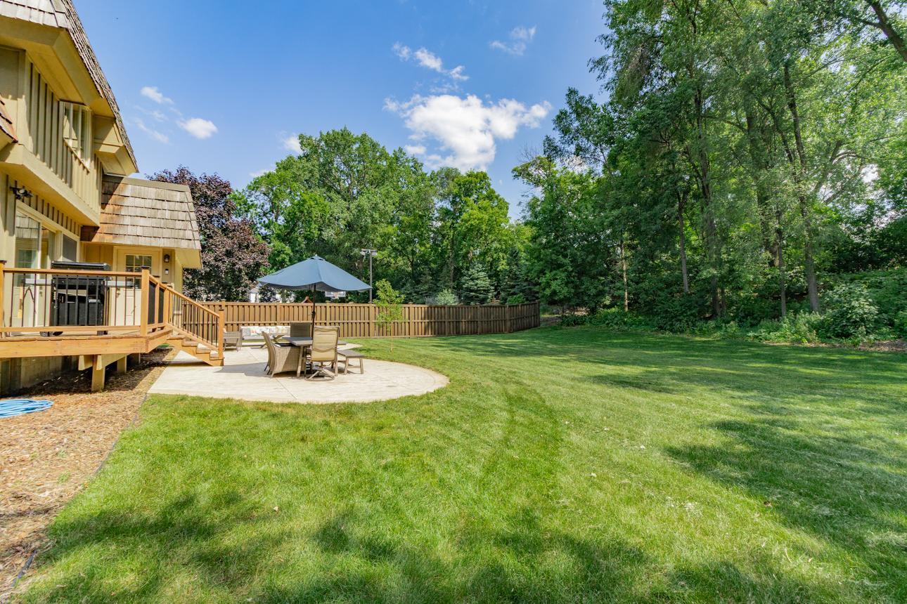 1050 Overlook Road Mendota Heights, MN 55118 - Photo 62 of 63 Gallery Image 62