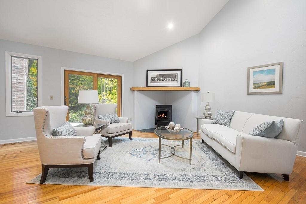 7 Towne Lyne Road Sherborn, MA 01770 - Photo 3 of 36 Gallery Image 3