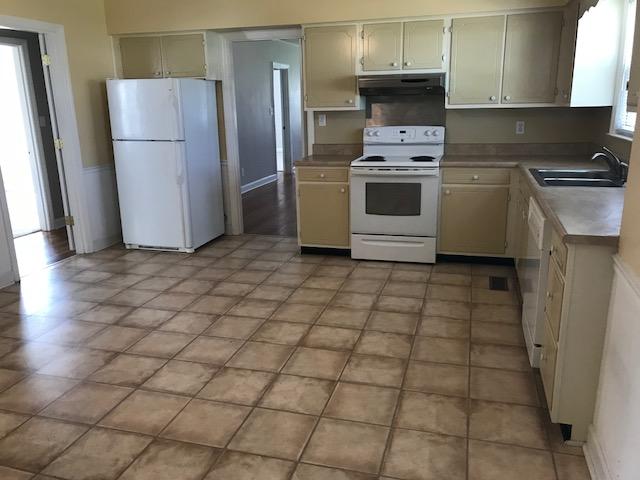 2054 Hickory Valley Road Chattanooga, TN 37421 - Photo 4 of 16 Kitchen