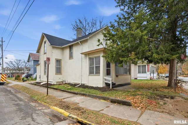 $75,000 | 903 17th Street, Rock Island, IL 61201