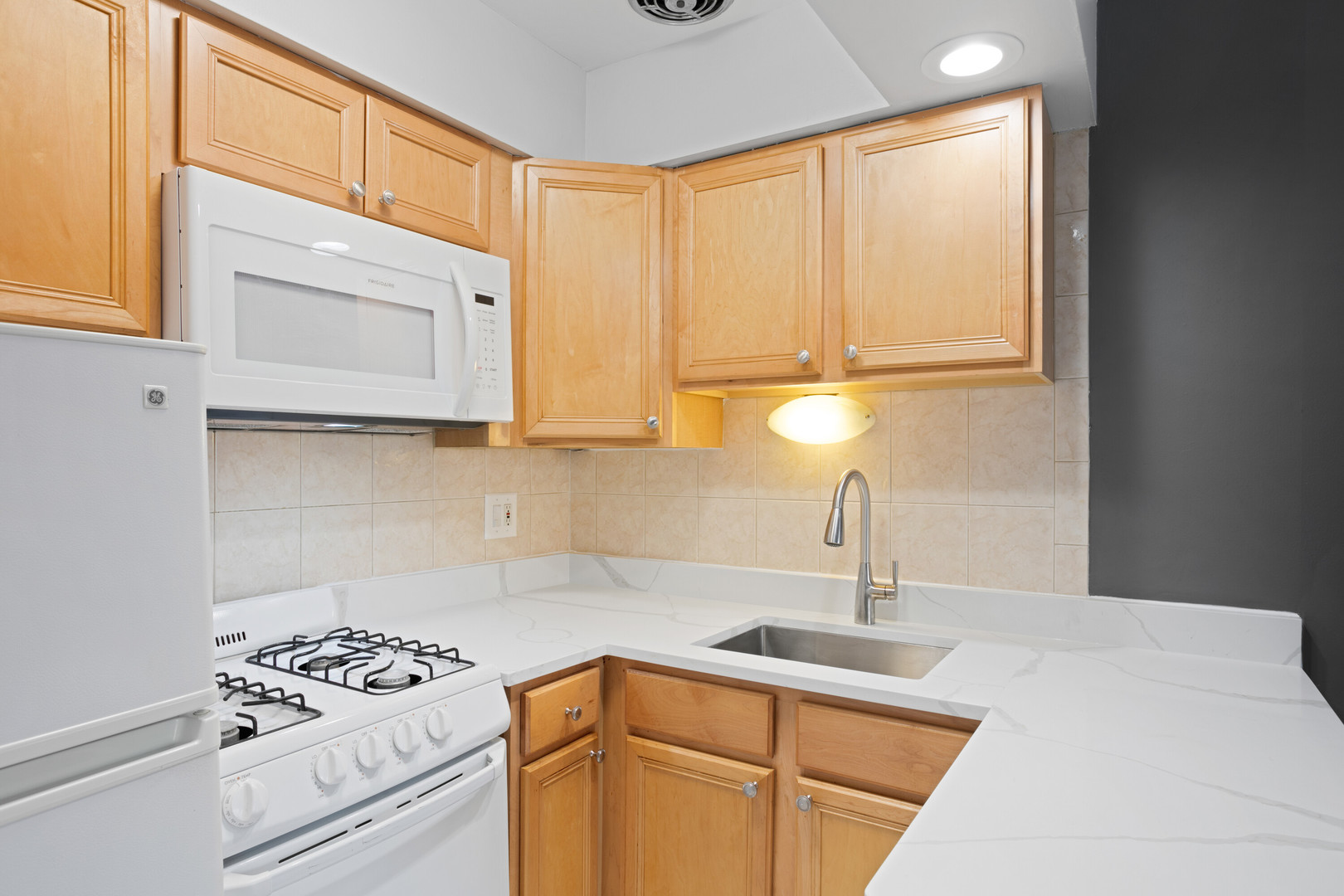 6758 North Sheridan Road, Unit 333 Chicago, IL 60626 - Photo 5 of 10