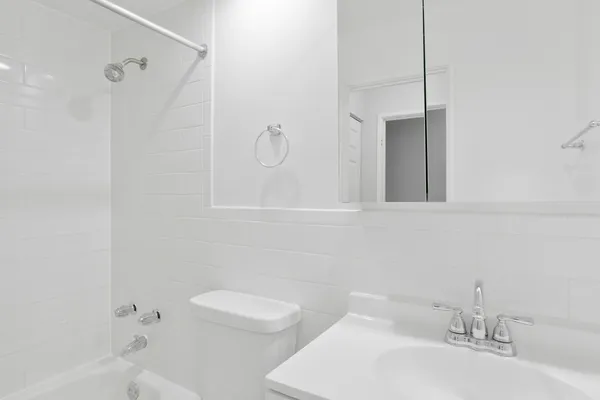 $1,362 | 6758 North Sheridan Road, Unit 333, Chicago, IL 60626