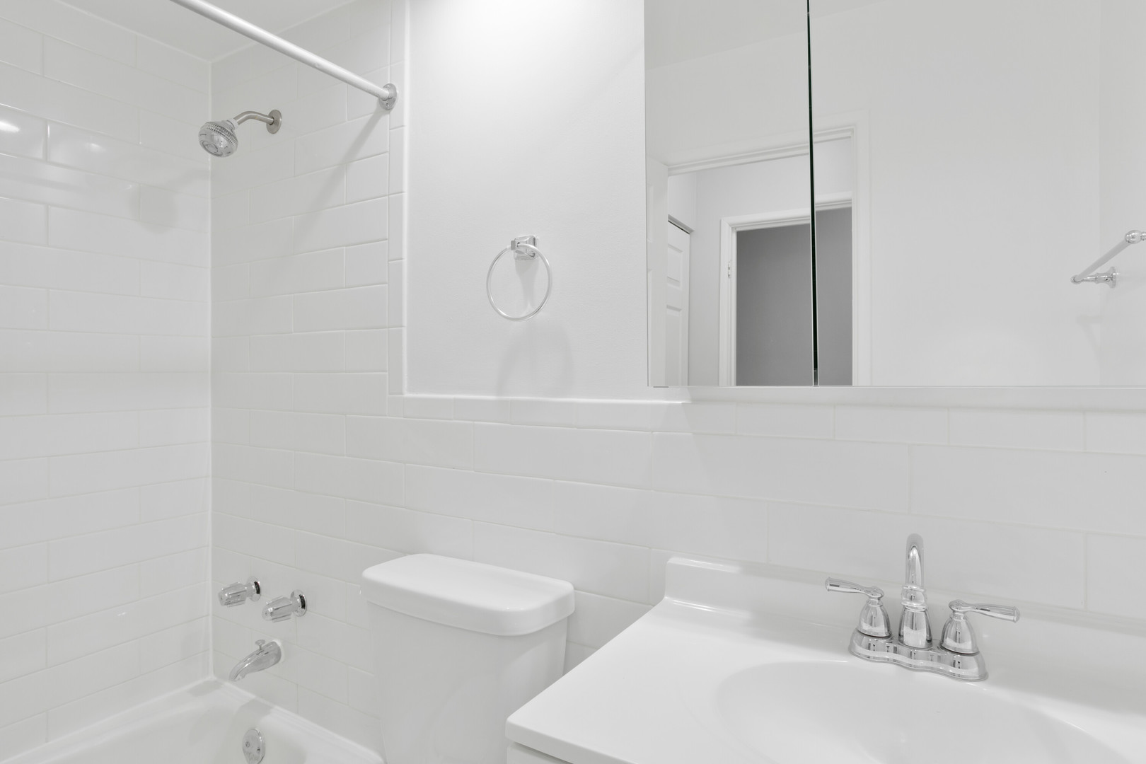 6758 North Sheridan Road, Unit 333 Chicago, IL 60626 - Photo 7 of 10