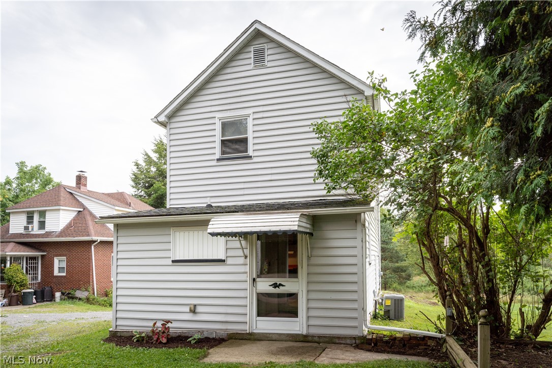 1664 Hubbard Masury Road Masury, OH 44438 - Photo 4 of 23