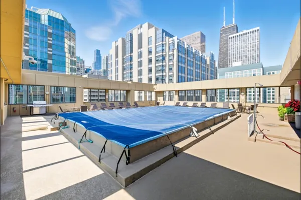 $2,500 | 233 East Erie Street, Unit 1703, Chicago, IL 60611