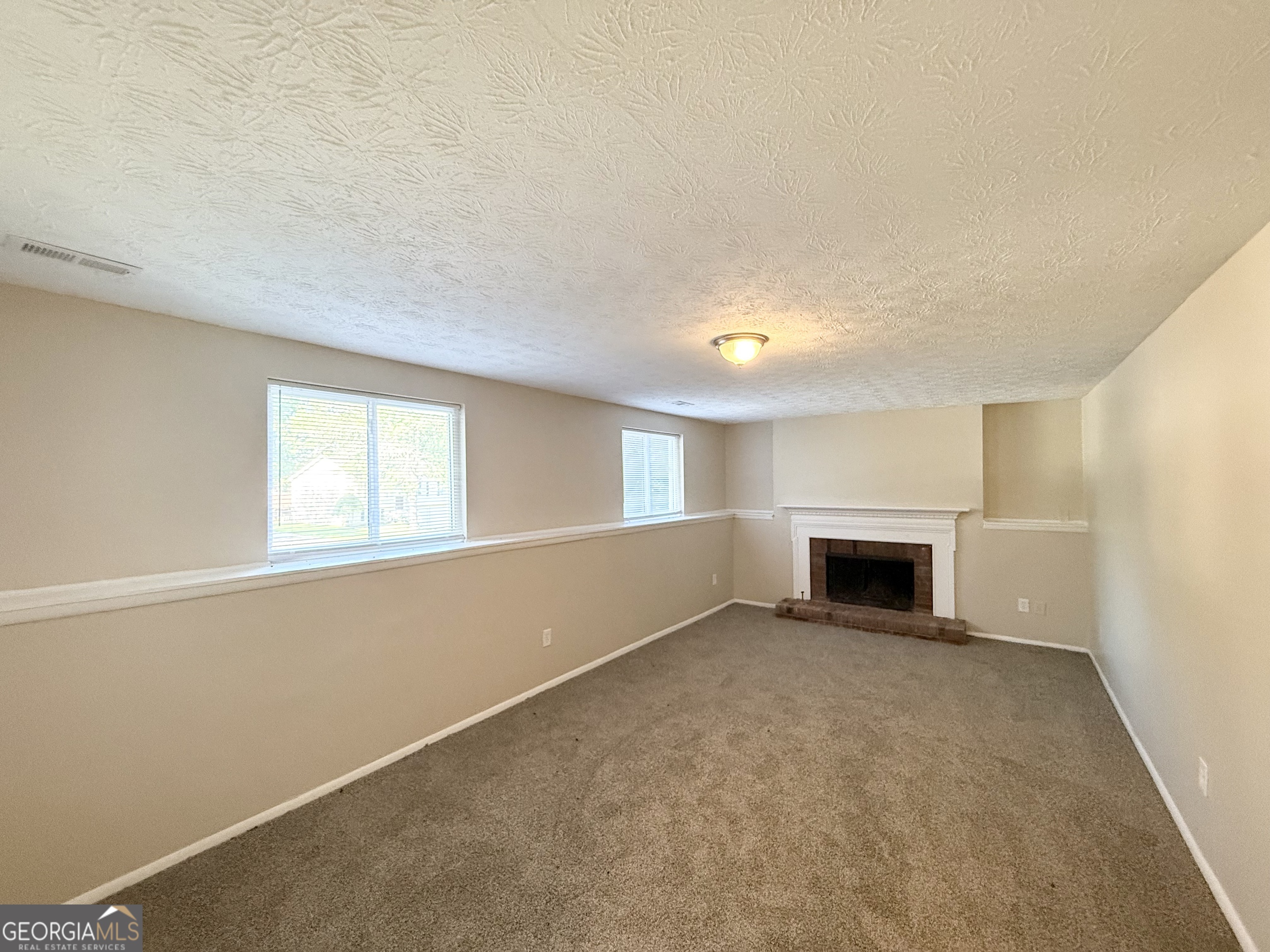 2039 Raintree Place Lithonia, GA 30058 - Photo 4 of 9