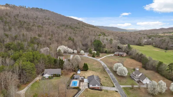 $499,000 | 97 Valley Glen Drive, Trenton, GA 30752