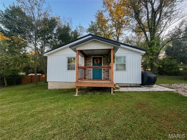 $149,900 | 242 Siebenman Street, Bourbon, MO 65441