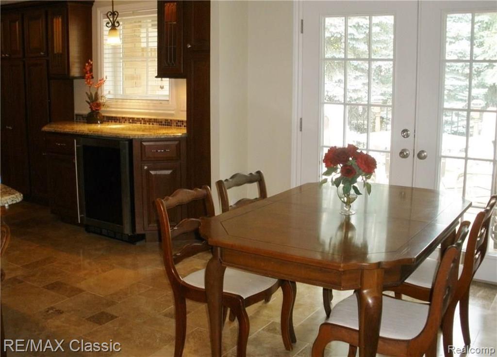 849 Briar Court Rochester Hills, MI 48309 - Photo 11 of 27