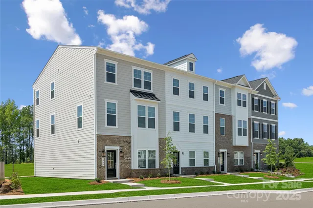 $405,000 | 1928 Westerhill Drive, Fort Mill, SC 29708