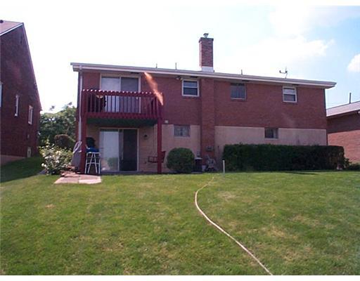 436 Elizabeth Avenue McKees Rocks, PA 15136 - Photo 12 of 15 Exterior Back.