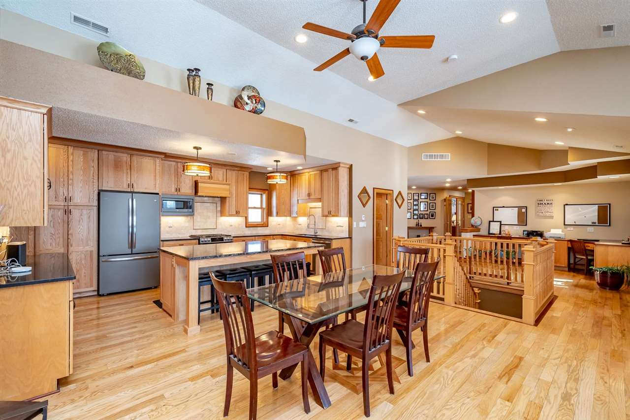 2659 Newport Road Northeast Solon, IA 52333 - Photo 9 of 44 Gallery Image 9