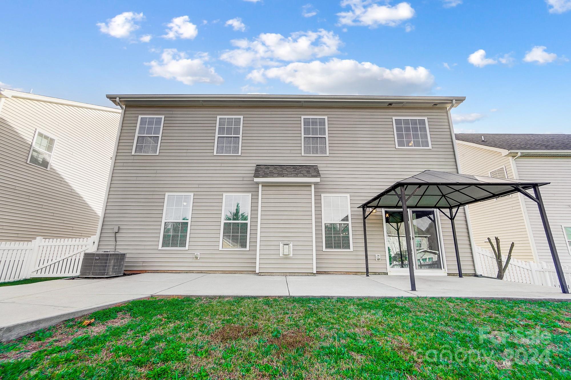 8912 Inverness Bay Road Charlotte, NC 28278 - Photo 37 of 38 Gallery Image 37