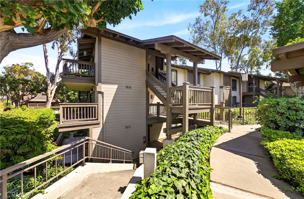 9 Madrona Irvine, CA 92612 - Photo 38 of 38 a view of a house with a small yard