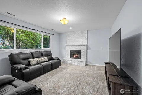 $800,000 | 10429 34th Drive Southeast, Everett, WA 98208