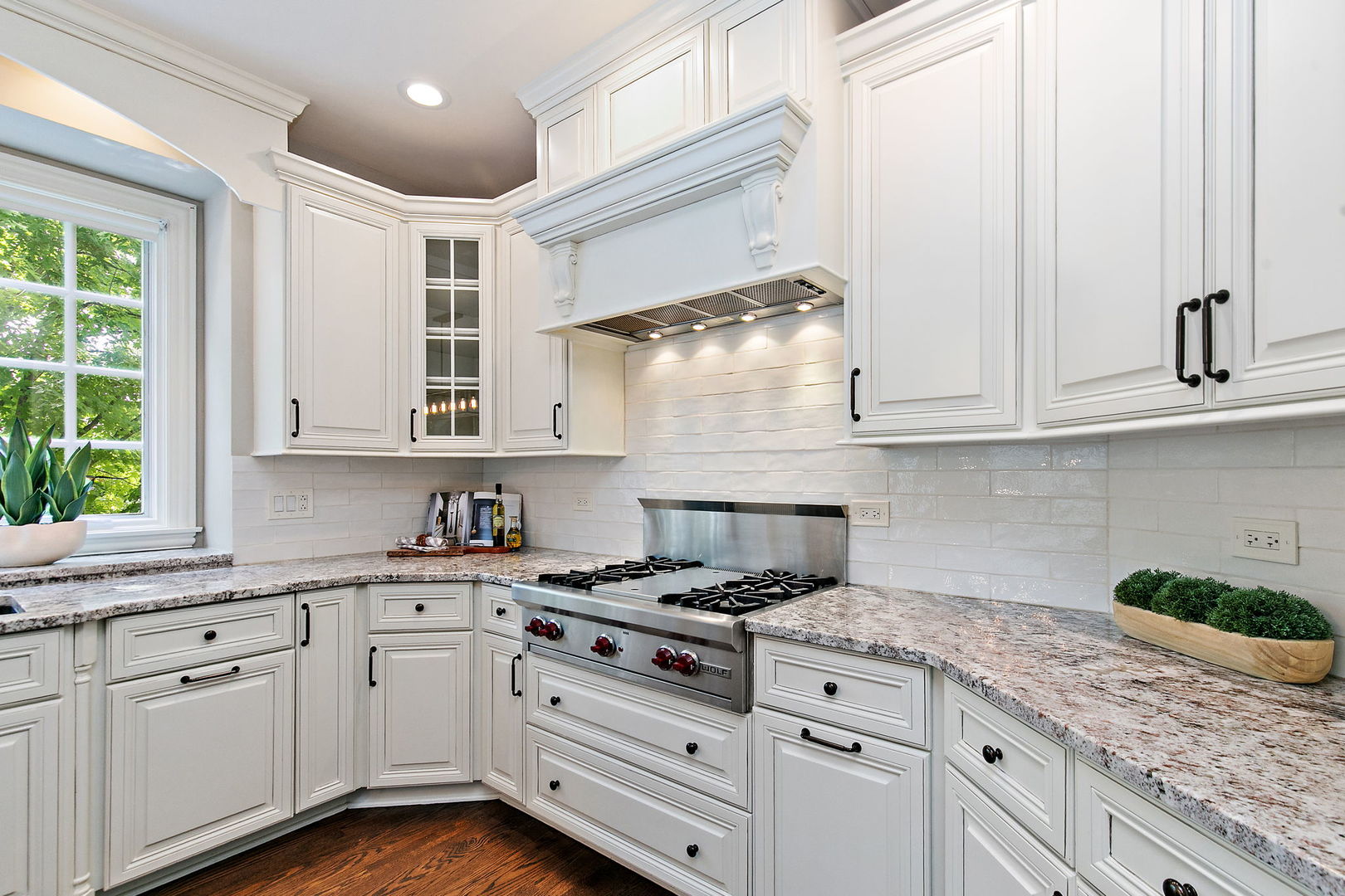 3S412 Saddle Ridge Court Warrenville, IL 60555 - Photo 8 of 76