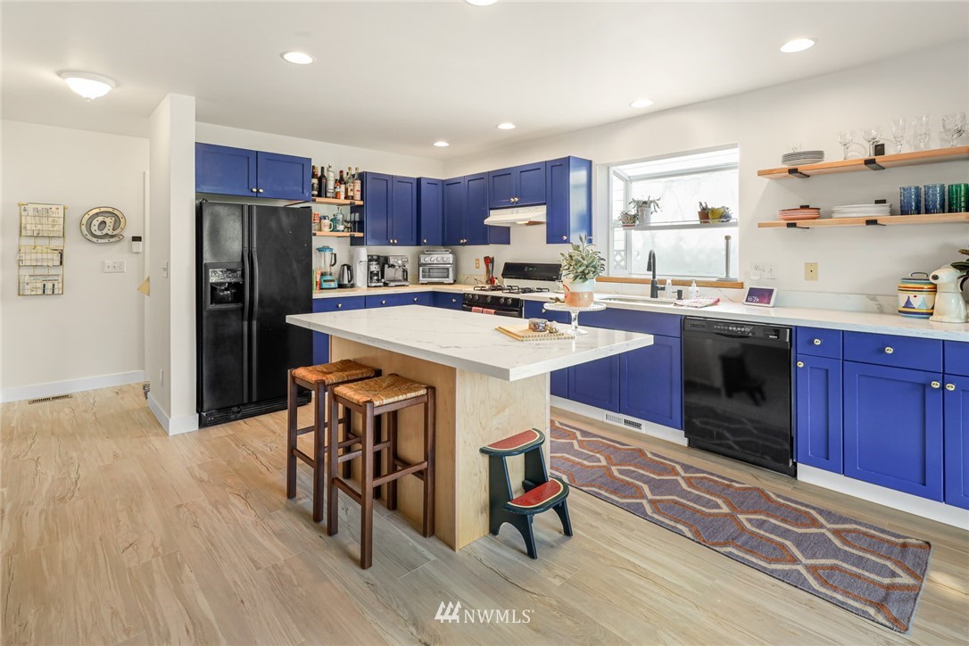 2458 Yew Street Road Bellingham, WA 98229 - Photo 11 of 33 Gallery Image 11