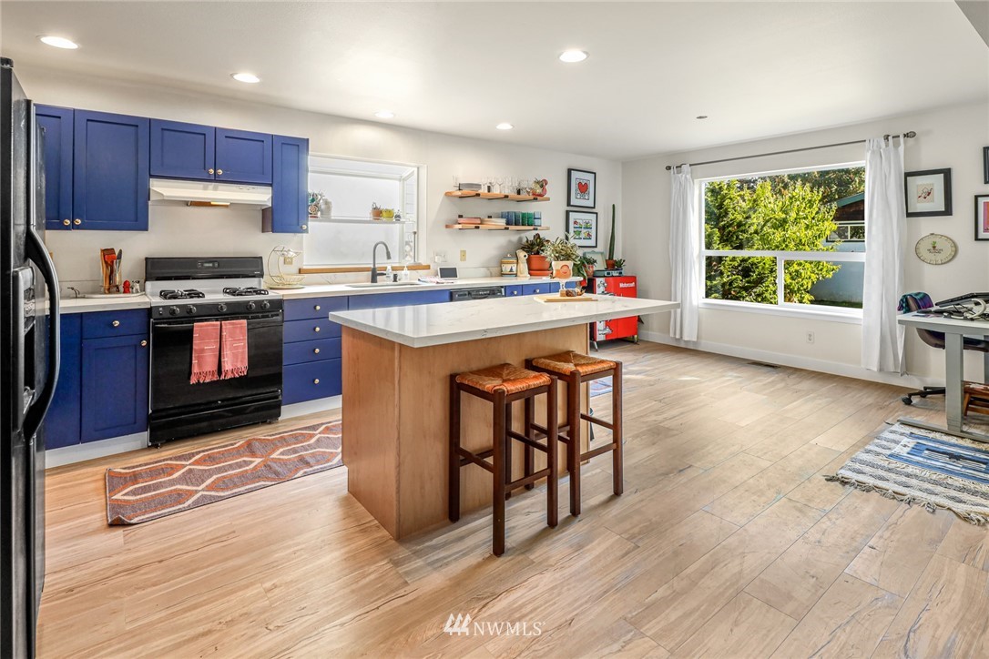 2458 Yew Street Road Bellingham, WA 98229 - Photo 13 of 33 Gallery Image 13