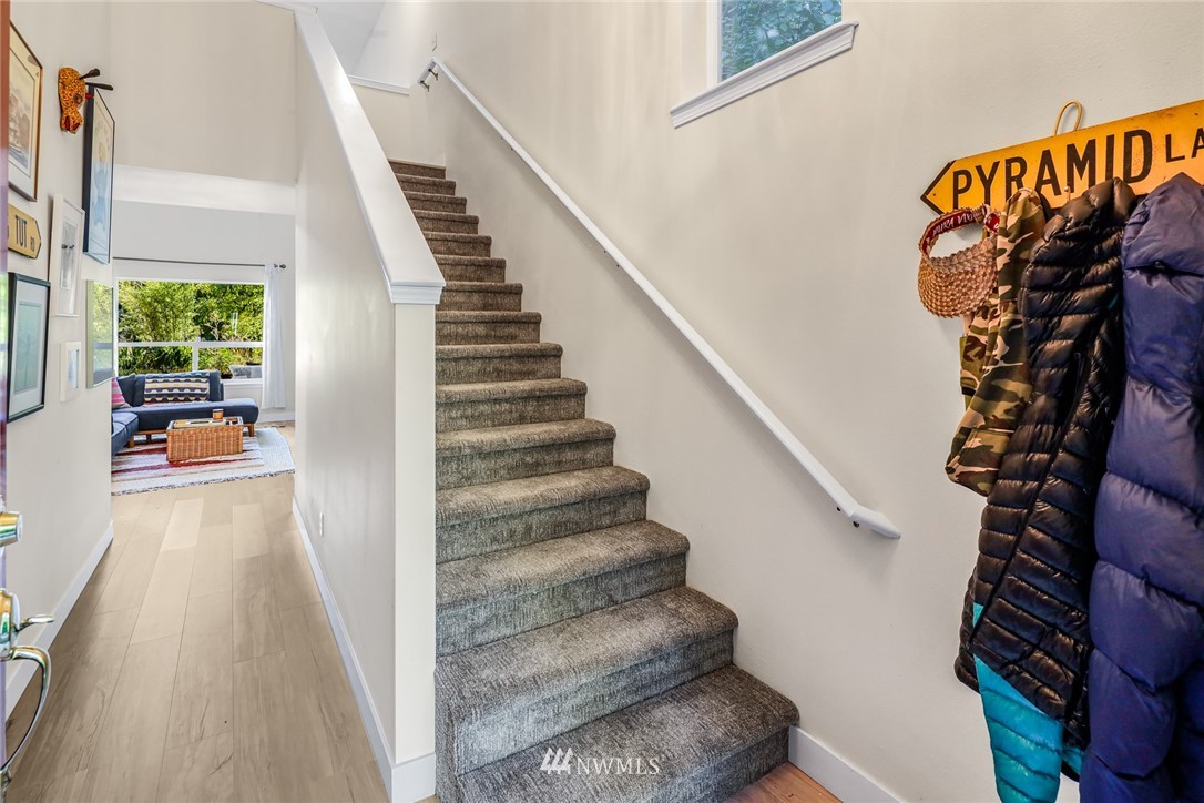 2458 Yew Street Road Bellingham, WA 98229 - Photo 3 of 33 Gallery Image 3