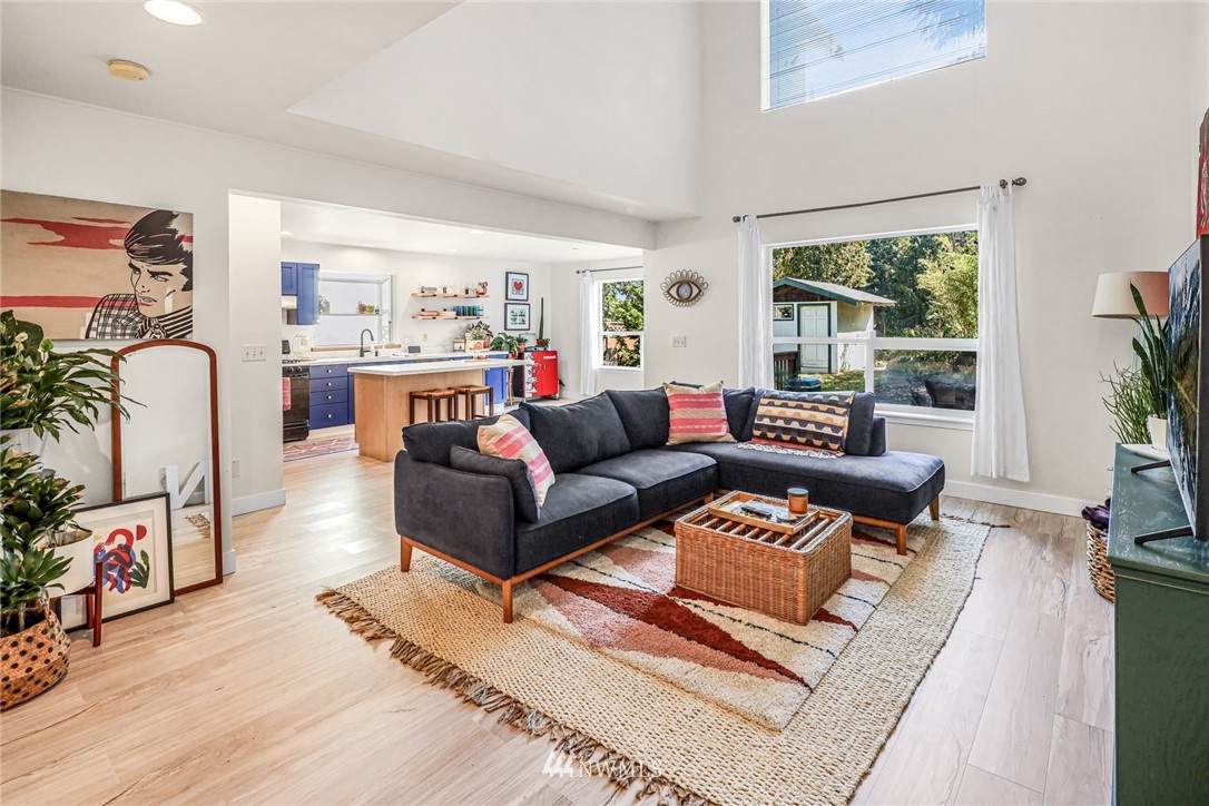 2458 Yew Street Road Bellingham, WA 98229 - Photo 5 of 33 Gallery Image 5