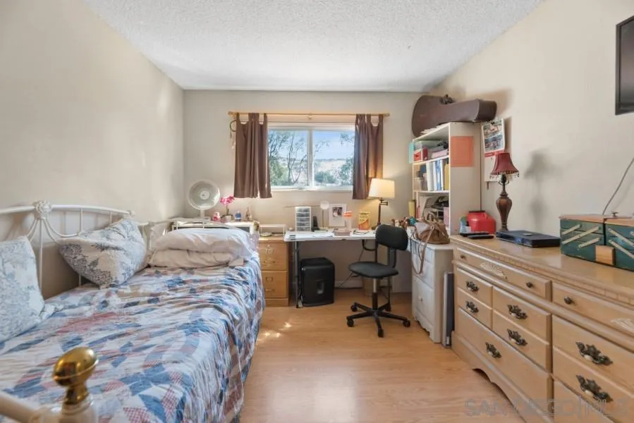 12841 Oak Knoll Road Poway, CA 92064 - Photo 15 of 22 Gallery Image 15
