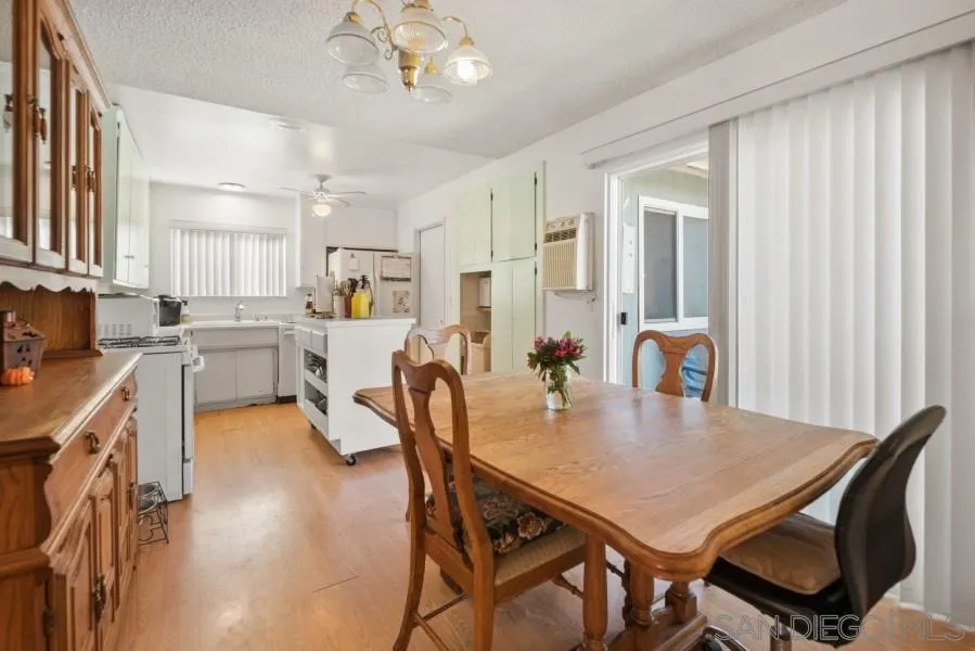 12841 Oak Knoll Road Poway, CA 92064 - Photo 8 of 22 Gallery Image 8