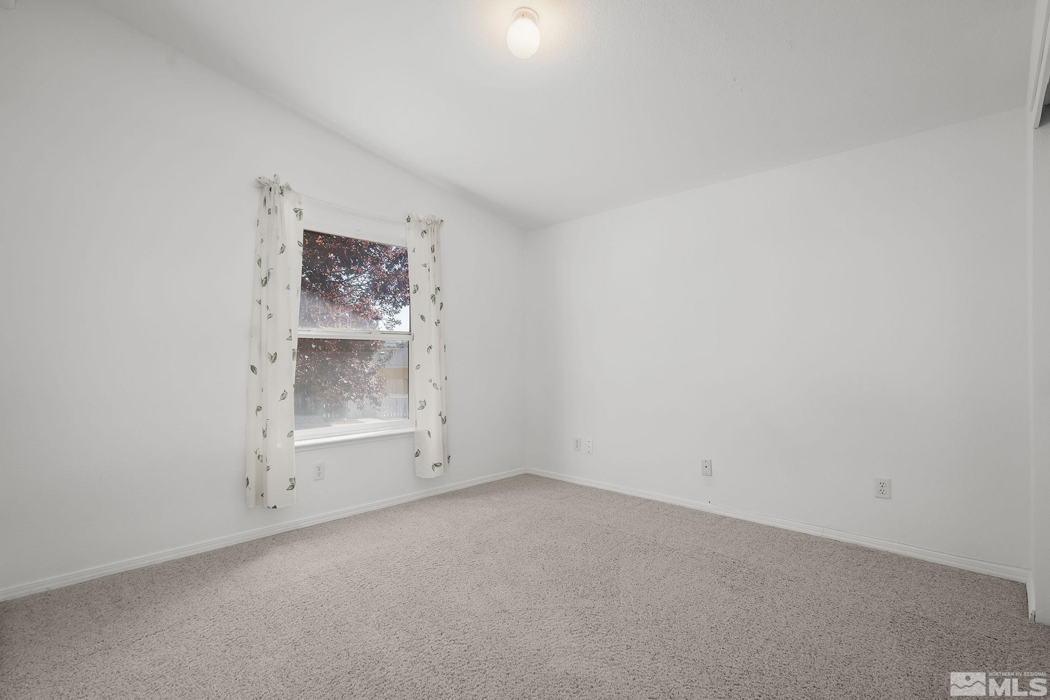 7561 Diamond Pointe Way Reno, NV 89506 - Photo 18 of 36 Photo 18