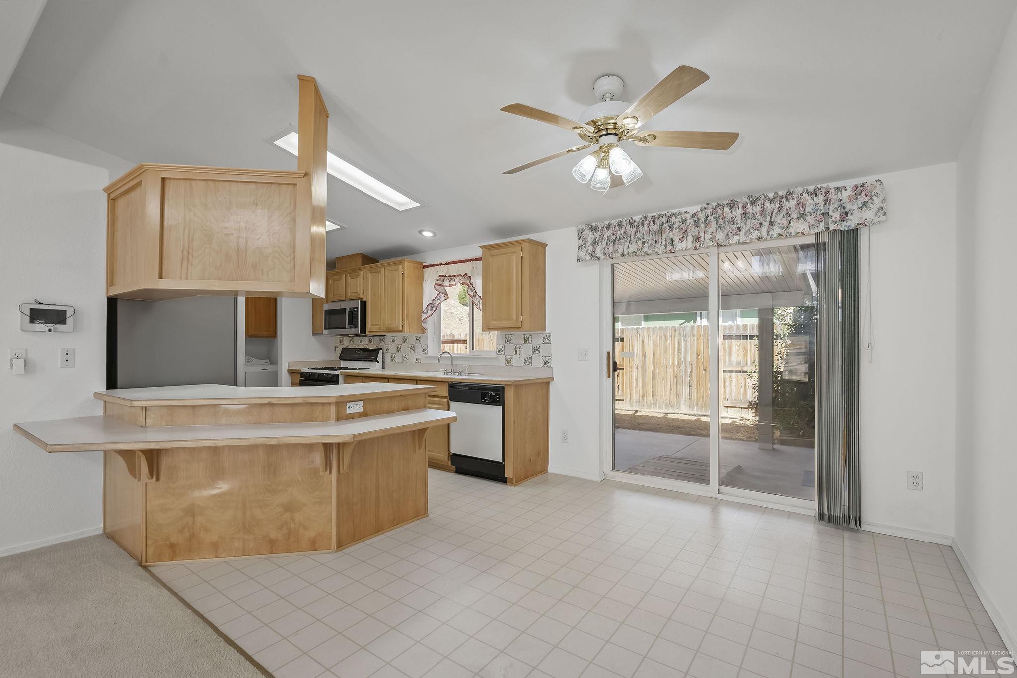7561 Diamond Pointe Way Reno, NV 89506 - Photo 10 of 36 Photo 10