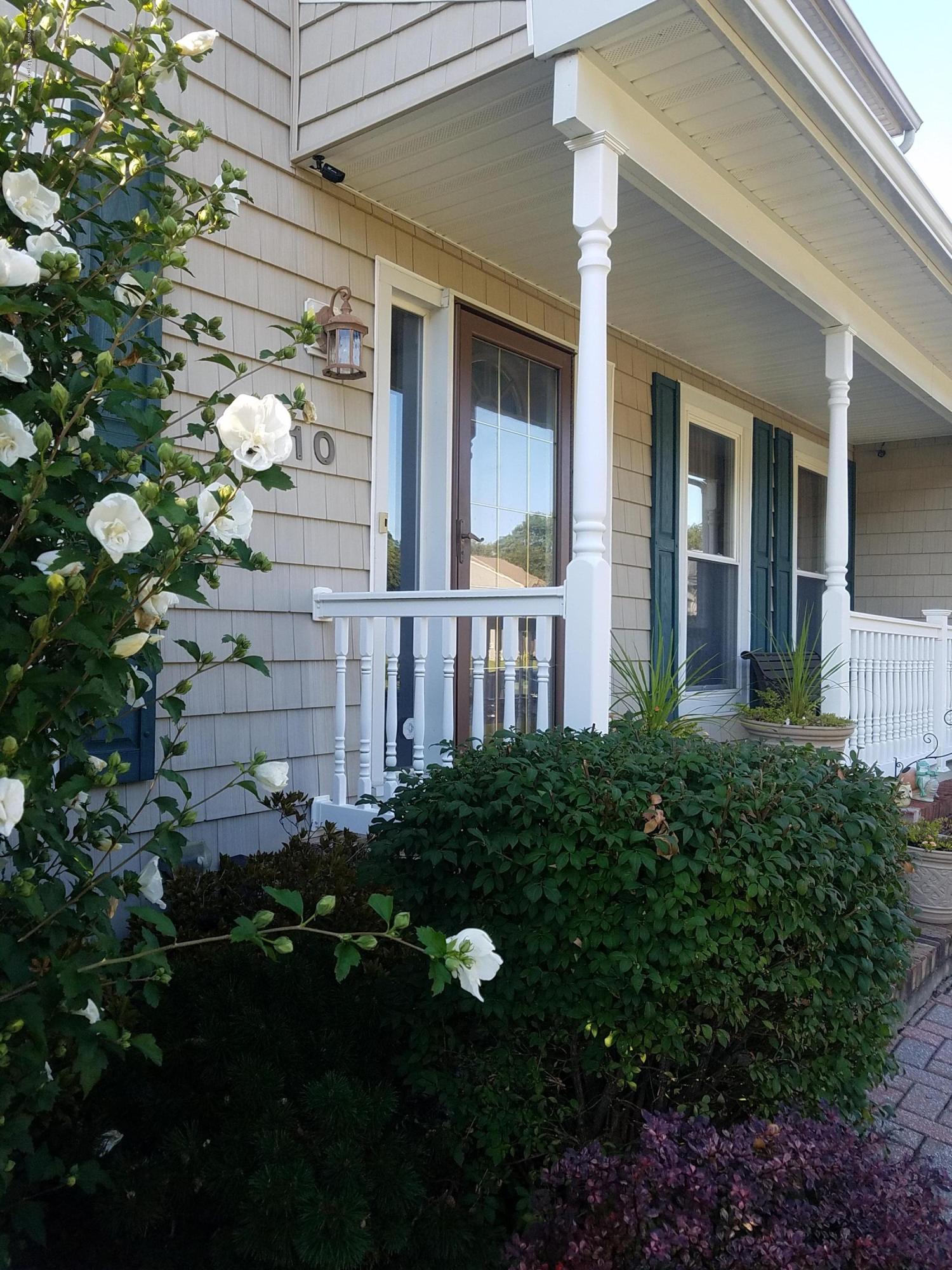 10 Sweet Gum Road Howell, NJ 07731 - Photo 2 of 20 20170804_174857
