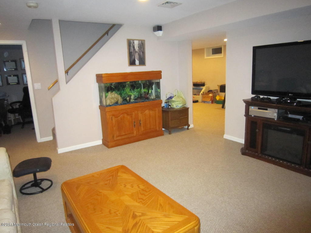 10 Sweet Gum Road Howell, NJ 07731 - Photo 12 of 20 20161007182004734567000000-o