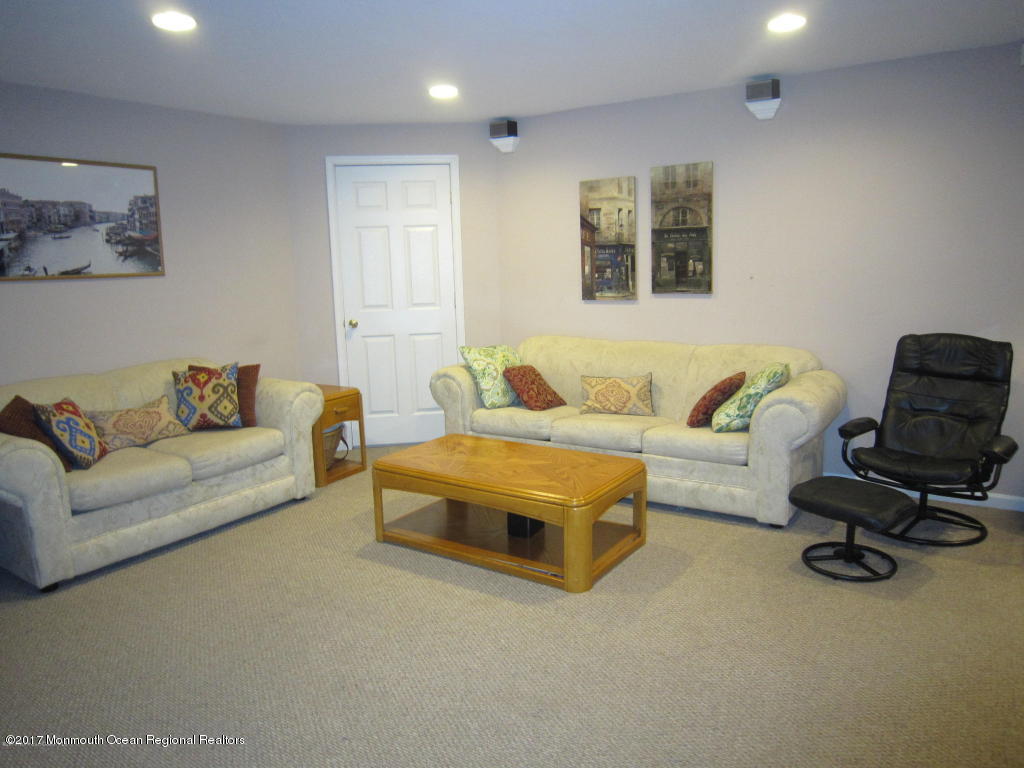 10 Sweet Gum Road Howell, NJ 07731 - Photo 13 of 20 20161007181952413298000000-o