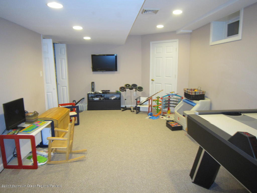 10 Sweet Gum Road Howell, NJ 07731 - Photo 14 of 20 20161007181956312647000000-o
