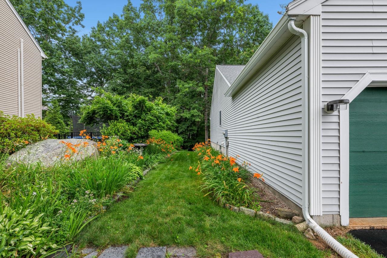 1 Trent Road Hooksett, NH 03106 - Photo 5 of 42