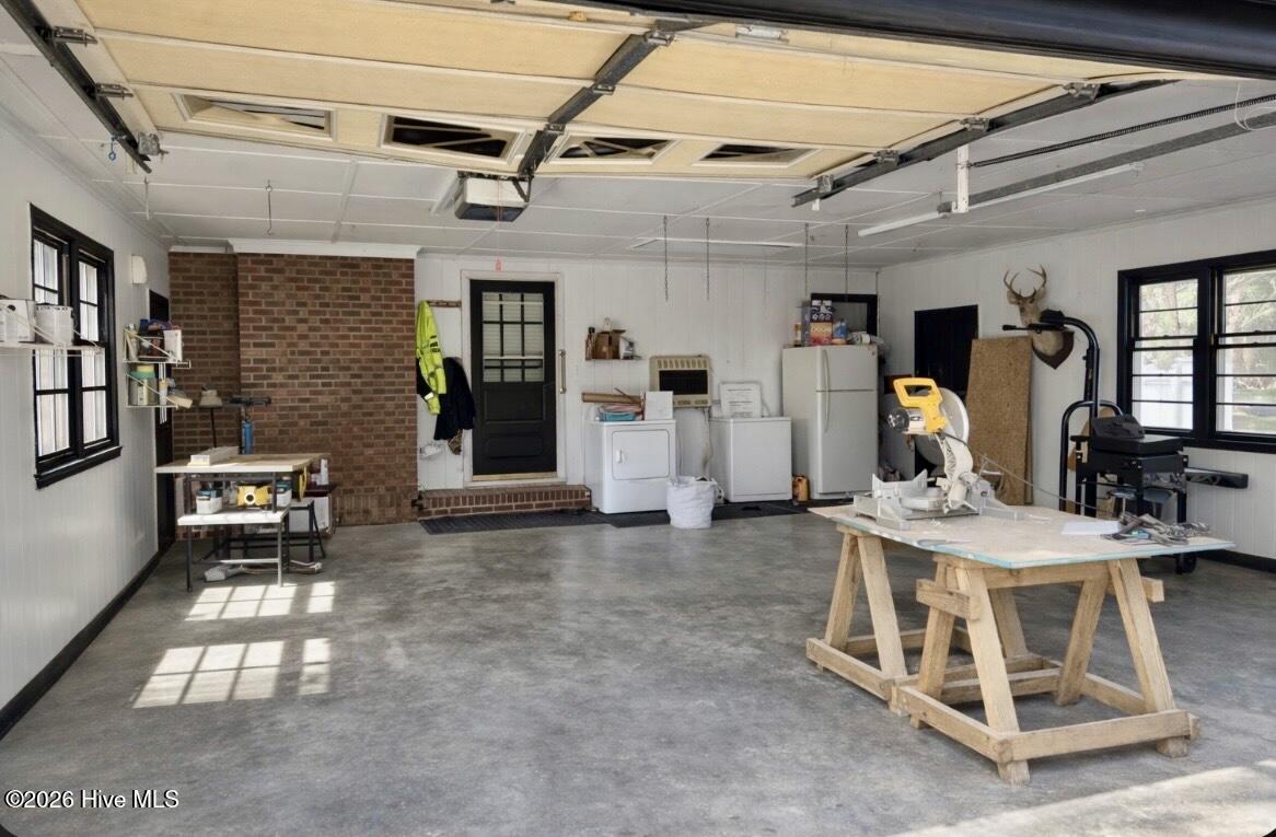 6253 Livingston Chapel Road Delco, NC 28436 - Photo 4 of 26 Garage