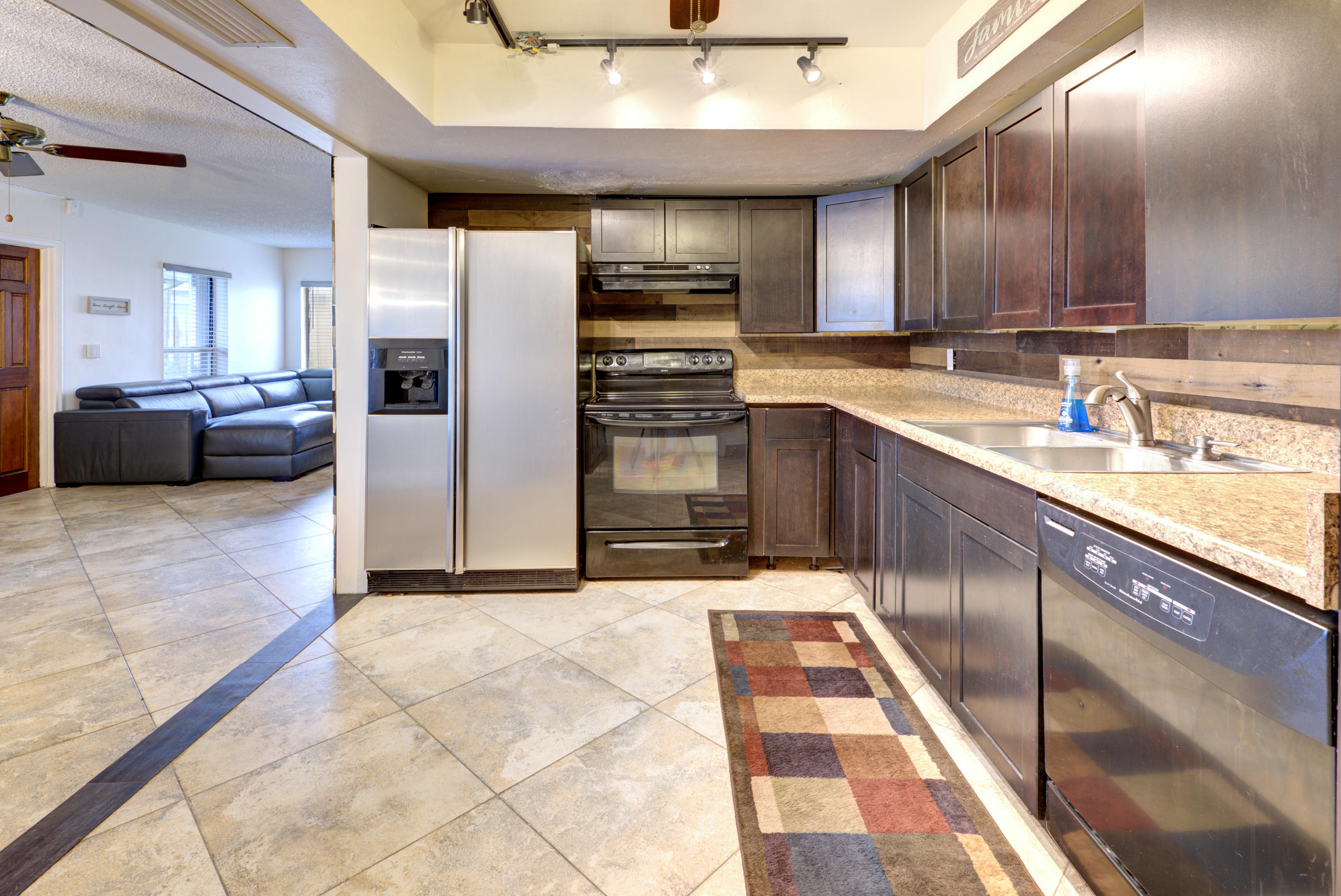 22196 Southwest 64th Terrace Boca Raton, FL 33428 - Photo 26 of 36 DSC_8569