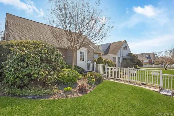 $739,000 | 3017 Roxbury Road, Oceanside, NY 11572
