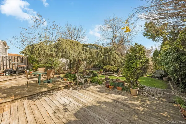 $739,000 | 3017 Roxbury Road, Oceanside, NY 11572