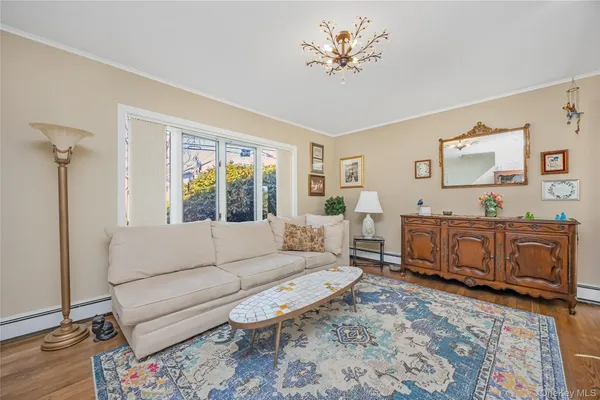 $739,000 | 3017 Roxbury Road, Oceanside, NY 11572