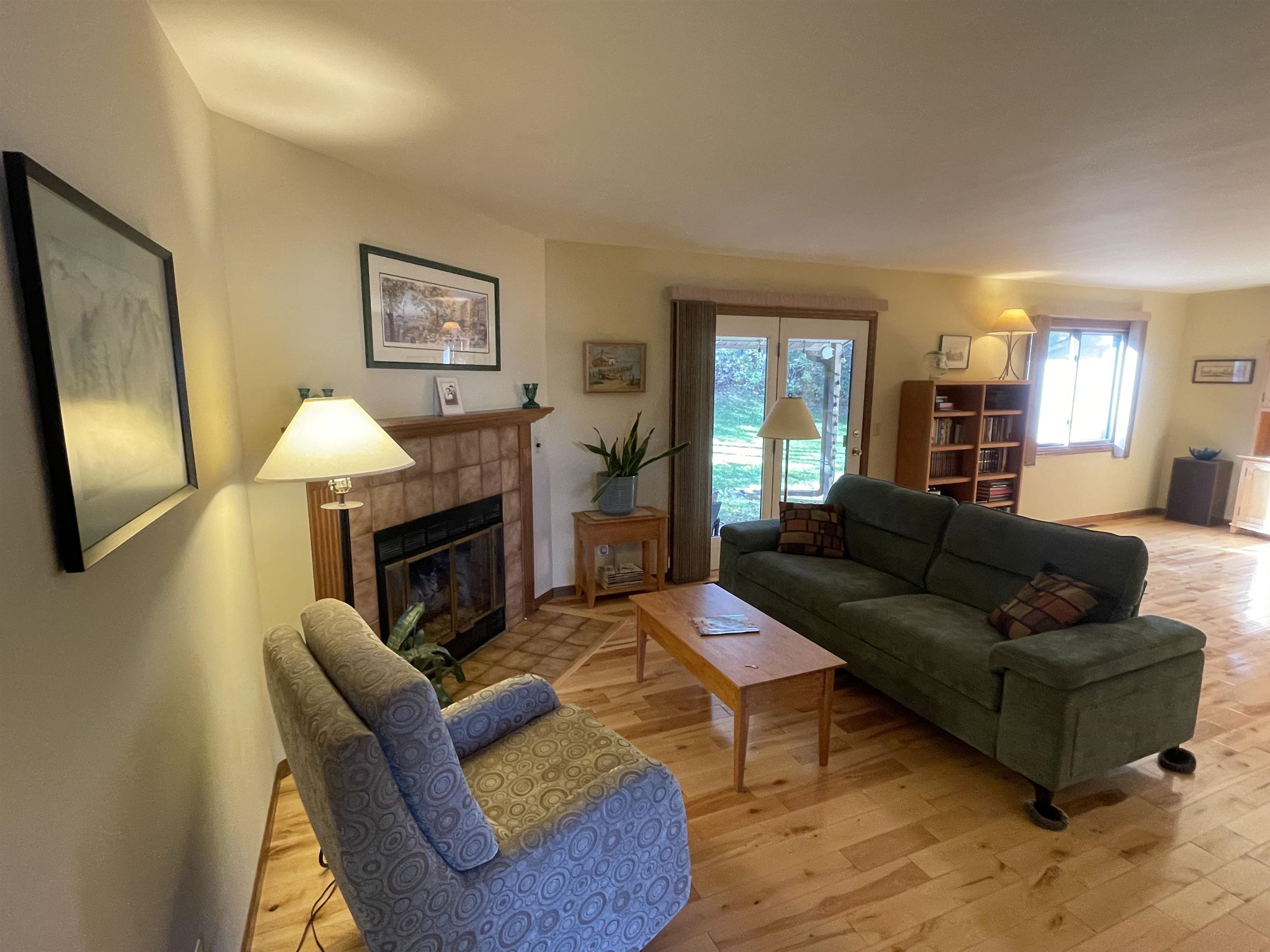 5933 Forest Fitchburg, WI 53711 - Photo 3 of 18