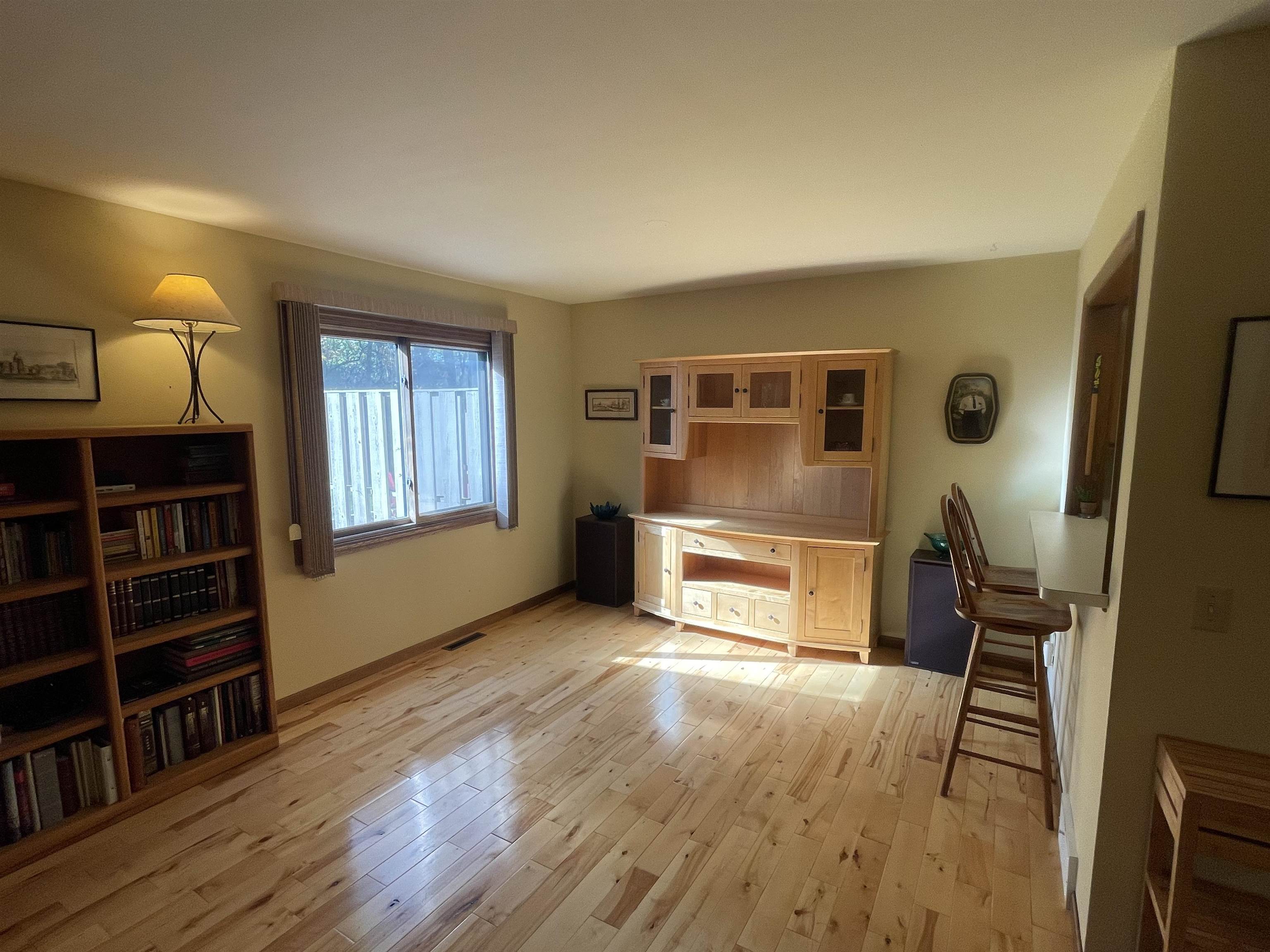 5933 Forest Fitchburg, WI 53711 - Photo 5 of 18