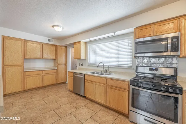 $419,000 | 1156 Ave J 14, Lancaster, CA 93534