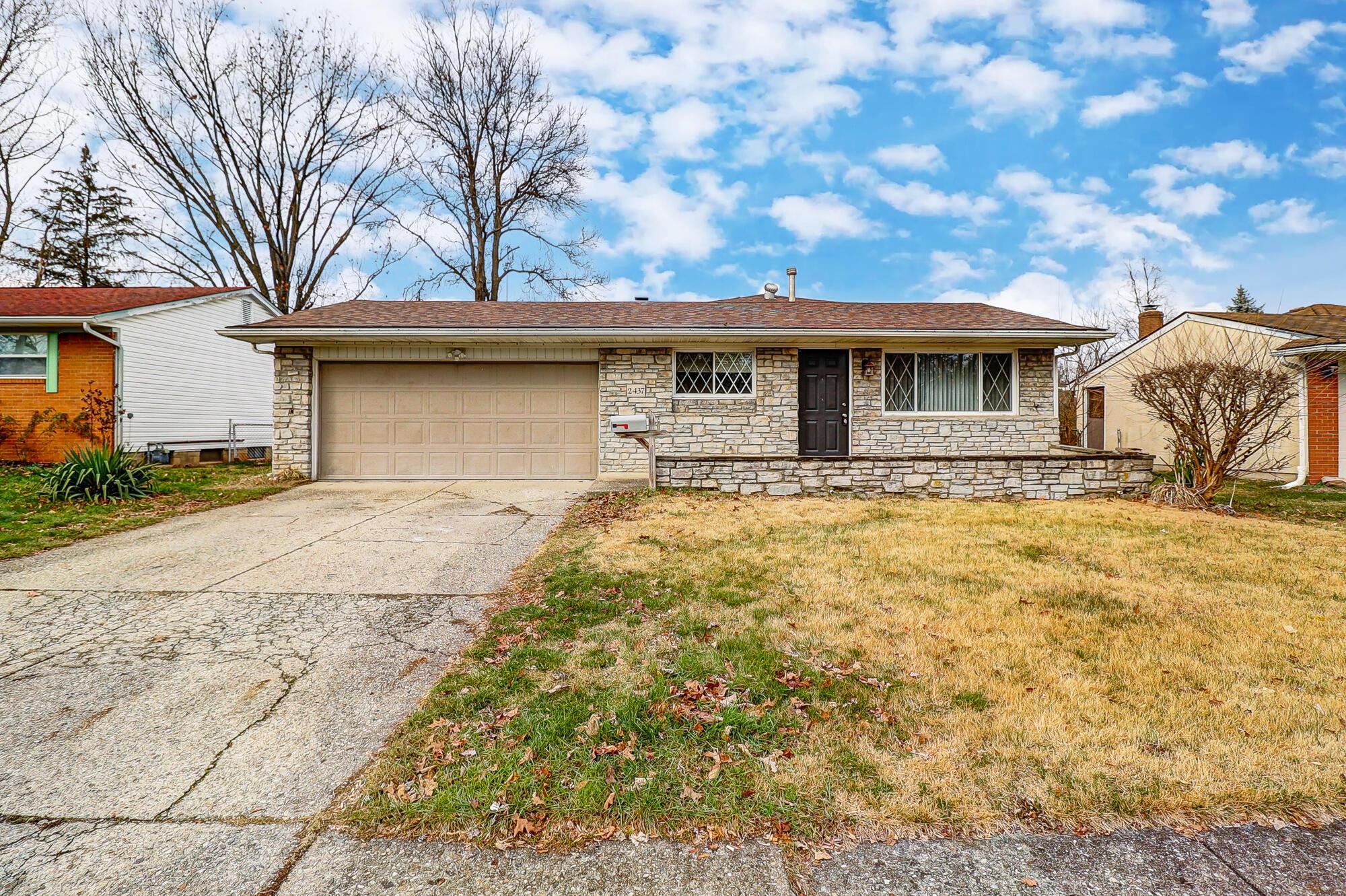 2437 Daily Road Columbus, OH 43232 - Photo 1 of 37 001