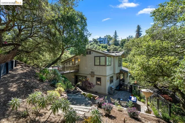 a house view with a outdoor space
