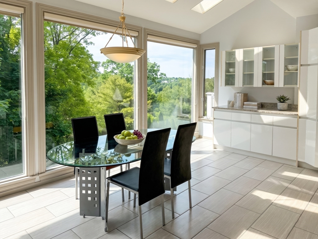 75 Huntington Road Newton, MA 02458 - Photo 4 of 18