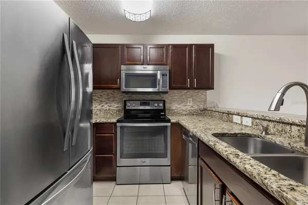 $2,050 | 8505 Edgewater Pl Boulevard, Tampa, FL 33615