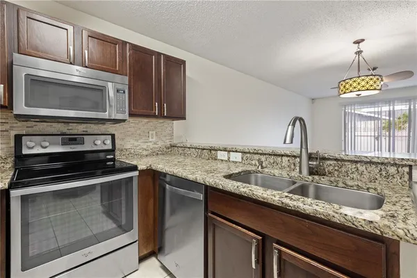 $2,050 | 8505 Edgewater Pl Boulevard, Tampa, FL 33615