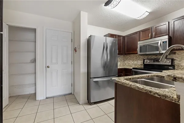 $2,050 | 8505 Edgewater Pl Boulevard, Tampa, FL 33615