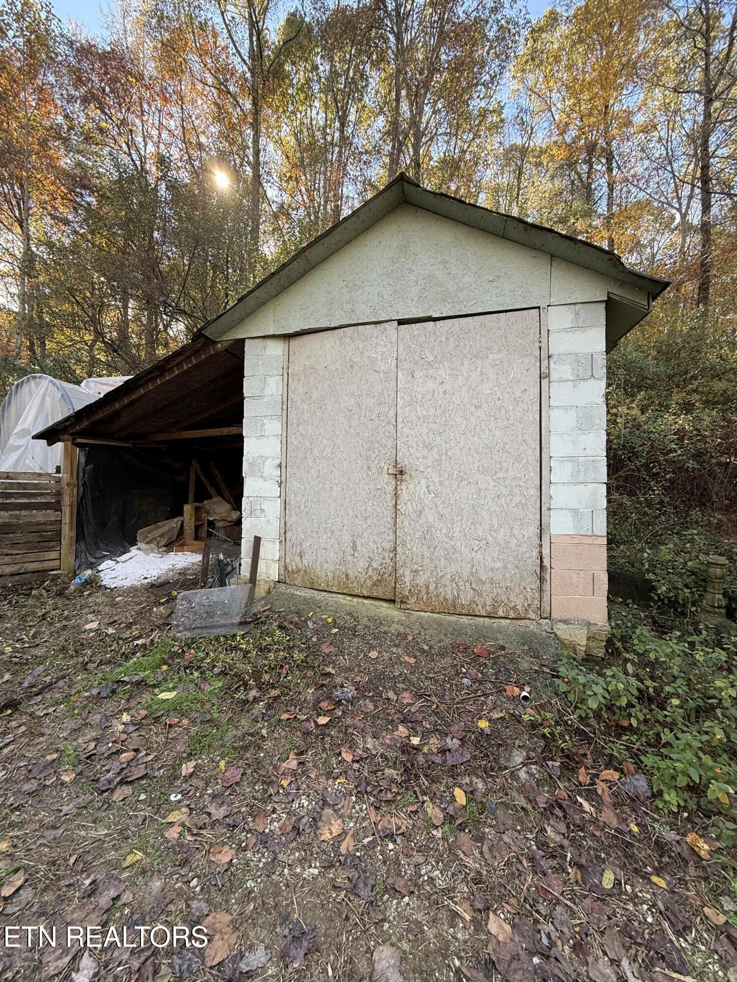 1107 Catoosa Road Wartburg, TN 37887 - Photo 14 of 27 IMG_0725